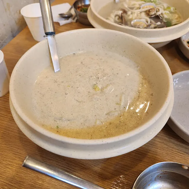 황고집바지락칼국수