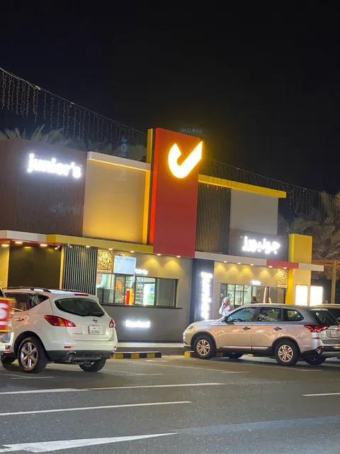 junior’s Lusail Marina