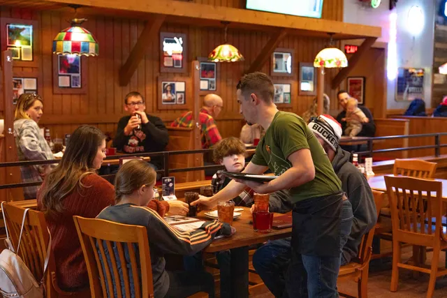 Beer Barrel Pizza & Grill