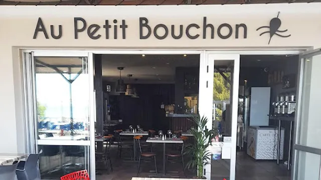 AU PETIT BOUCHON