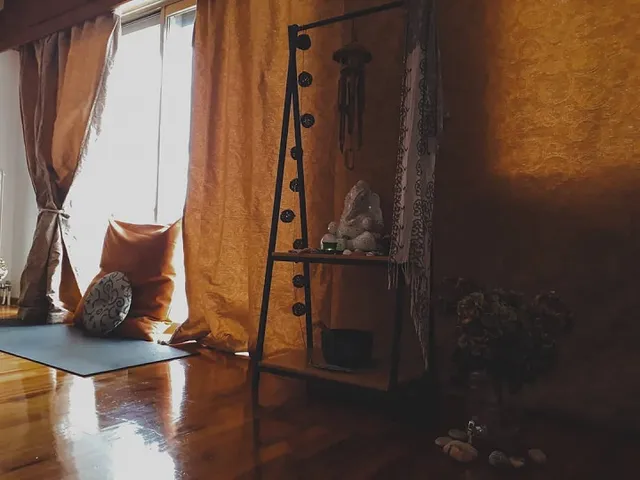 Urban Yoga House Hostel & Retreat