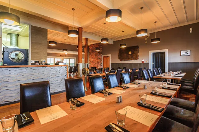 The Landing Restaurant & Bar