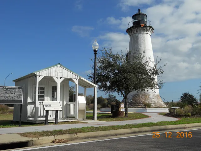 Round Island Lighthouse