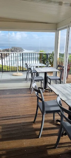 Lo Stretto Cafe Restaurant