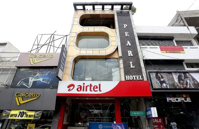 Super OYO Hotel Pearl