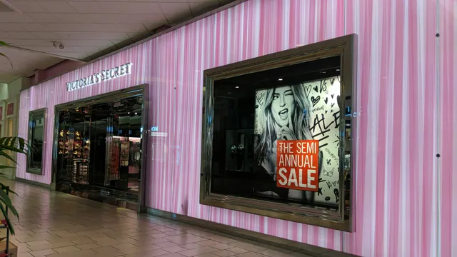 Victoria's Secret & PINK