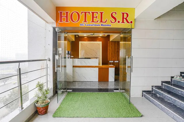 FabHotel SR Naroda