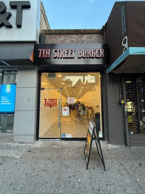 7th Street Burger Forest Hills