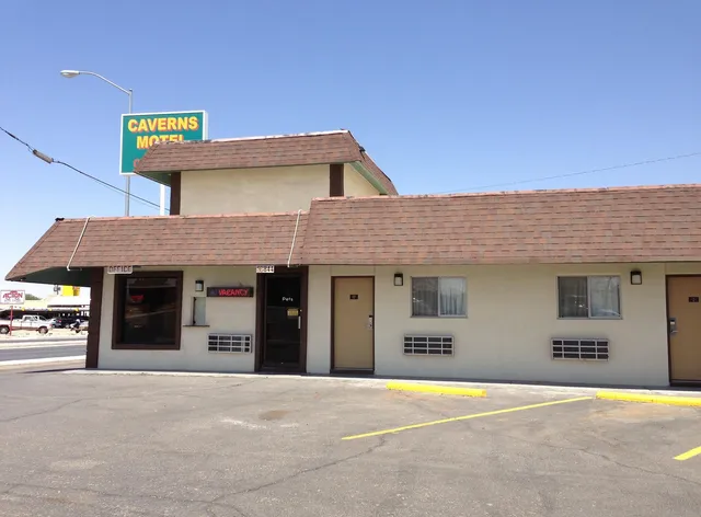 Caverns Motel