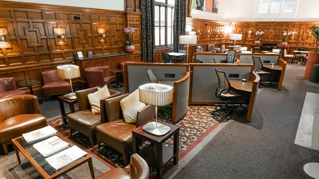 Connections at Trafalgar Square