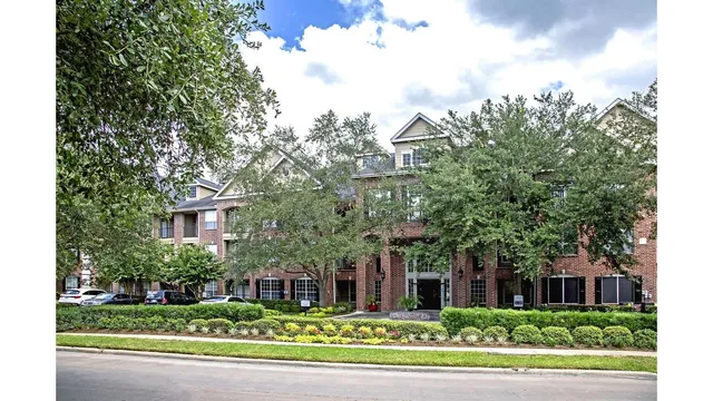 Plaza at Westchase Apartments