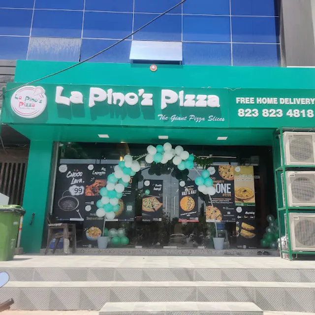 La Pino'z pizza udaipur (sec 5)