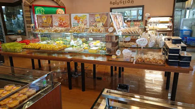 なとりさんちのたまごや工房 諏訪店