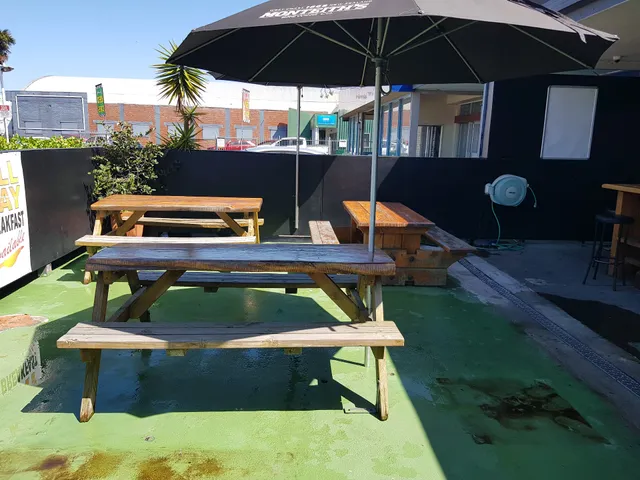 The Horse & Hound Cafe & Bar