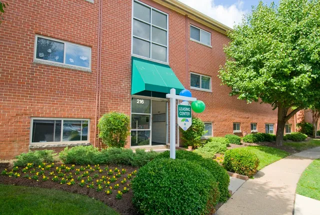 Crain Court Apartments