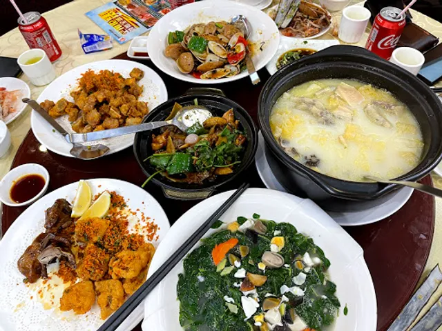 Tung Vu Seafood Hot Pot Restaurant