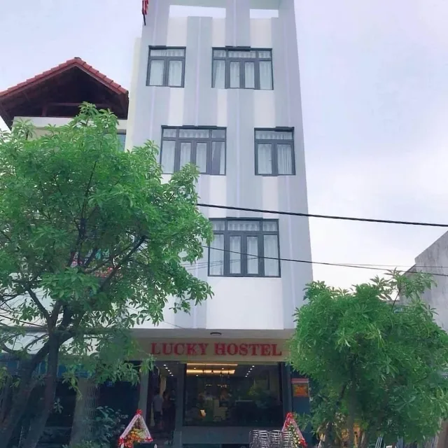 Khách sạn Lucky Hotel