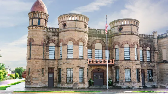 The Hardin County Armory