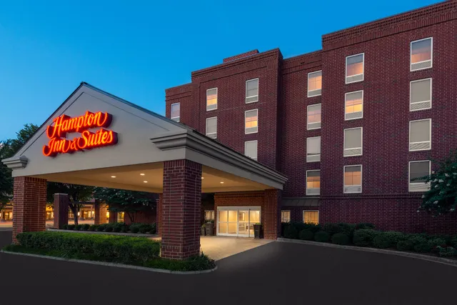 Hampton Inn & Suites Charlottesville-At The University