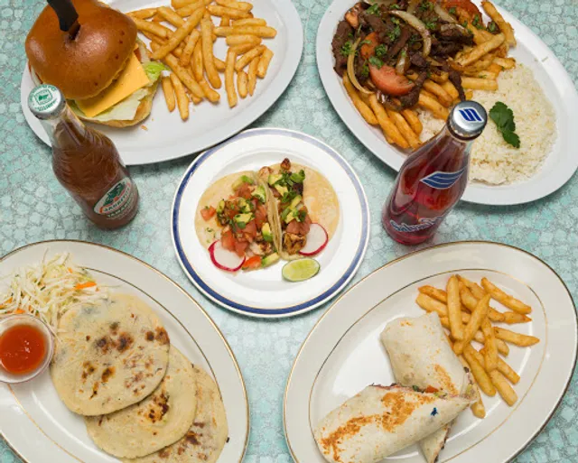 El Quetzal Deli & Grocery