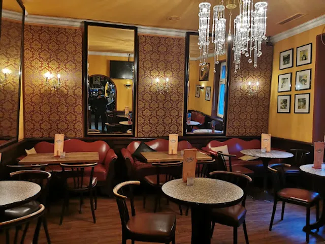 Café-Dampfnudelbäck