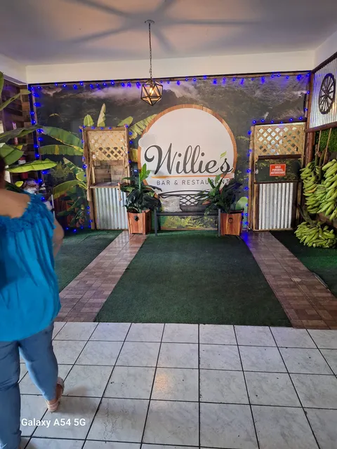 Willie’s Bar & Restaurant