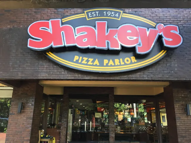 Shakey's Pizza Parlor - Espana