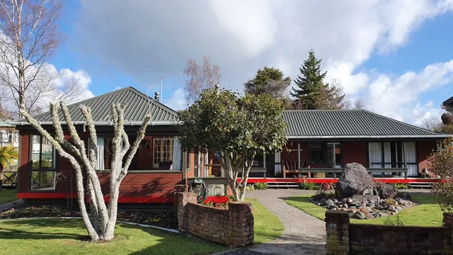 Frankie & Hugh's BnB