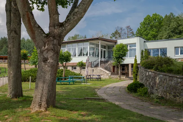 Ośrodek Wypoczynkowy Leśne Ustronie noclegi ze śniadaniem, domki nad jeziorem, wyjazd integracyjny/ przyjęcia