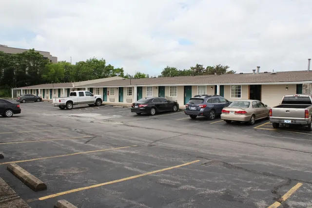 Executive Inn & Suites