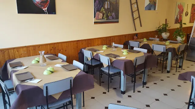 Casa de comidas A Esghalla vila de cruces