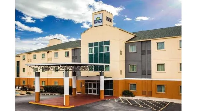 Days Inn & Suites by Wyndham Augusta Near Fort Eisenhower