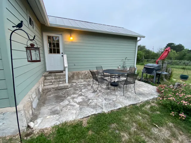 Mitchell Lodge/ Rocksprings Home&Ranch