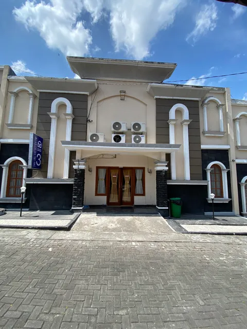 Adiputra Guesthouse Tata Bumi by HomiQ