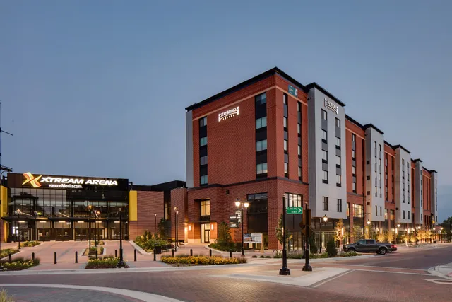 Staybridge Suites Iowa City - Coralville by IHG