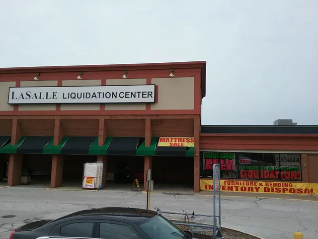 Shoppes at Willoughby Hills