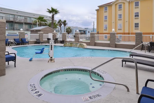 Holiday Inn Express & Suites Corpus Christi-N Padre Island, an IHG Hotel