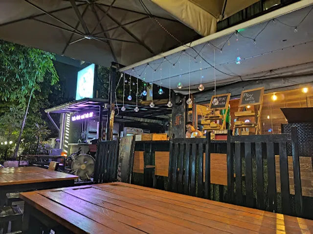 Chill Table - Kitchen & Bar