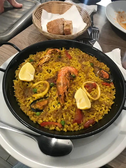 "Bar-Cafetería Barcelona TU TAPEO "