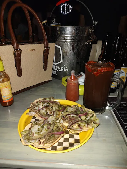 Cervecería La Esquinita