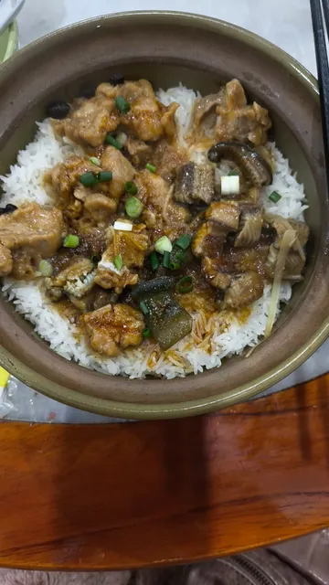 Zhikoufu Claypot Rice
