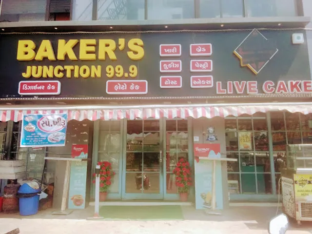 Baker's Junction 99.9