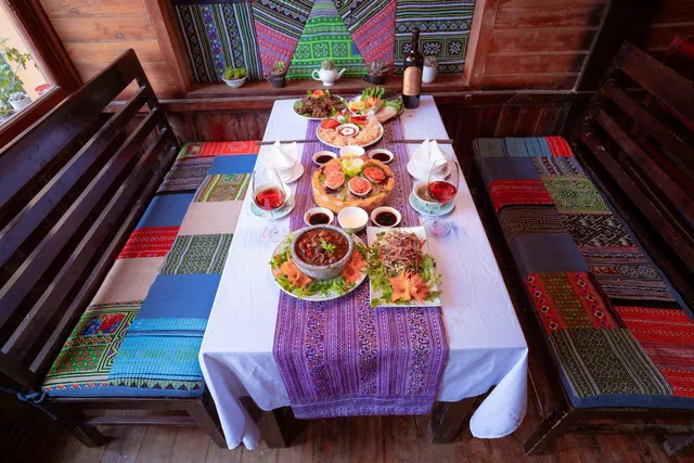 Indigo Restaurant - Nhà hàng Lá Chàm