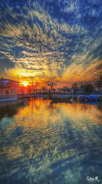 Amish Frozen Custard & Soft Serve Ice Cream