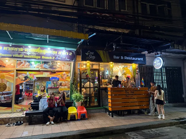 One Step Bar & Restaurant - Bangkok