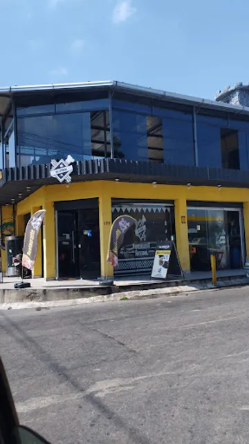 NA ESTRADA HAMBURGUERIA E RESTAURANTE