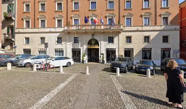 Piazza Sant'anastasia, 4