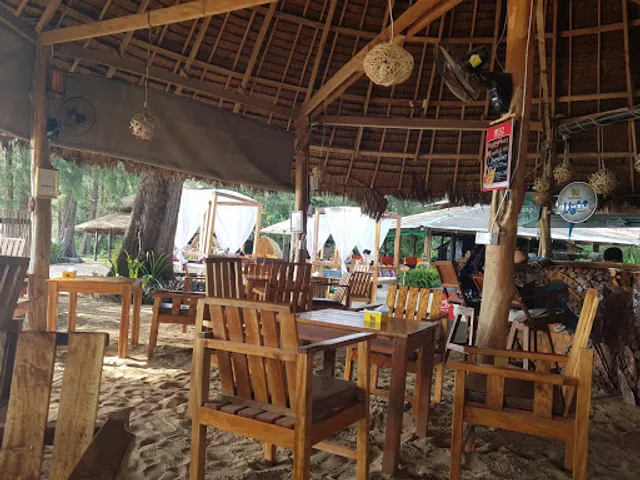 Lym's Bar & Restaurant