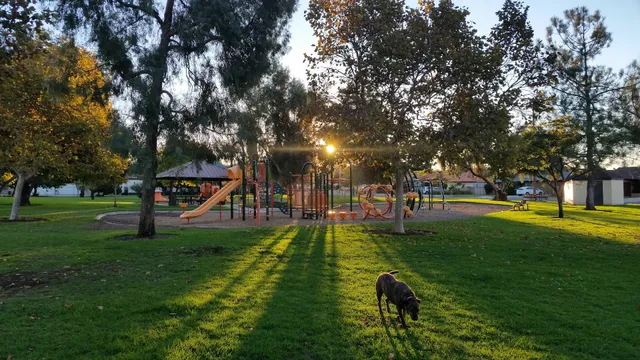 Lone Hill Park