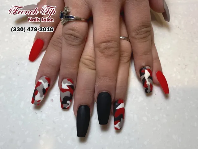 French Tip Nails Salon